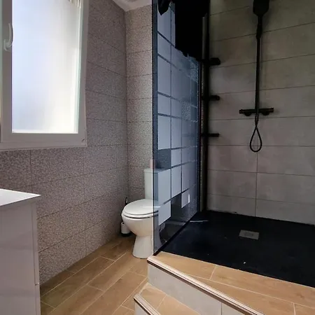 Grande Maison Proche Centre - 6 *